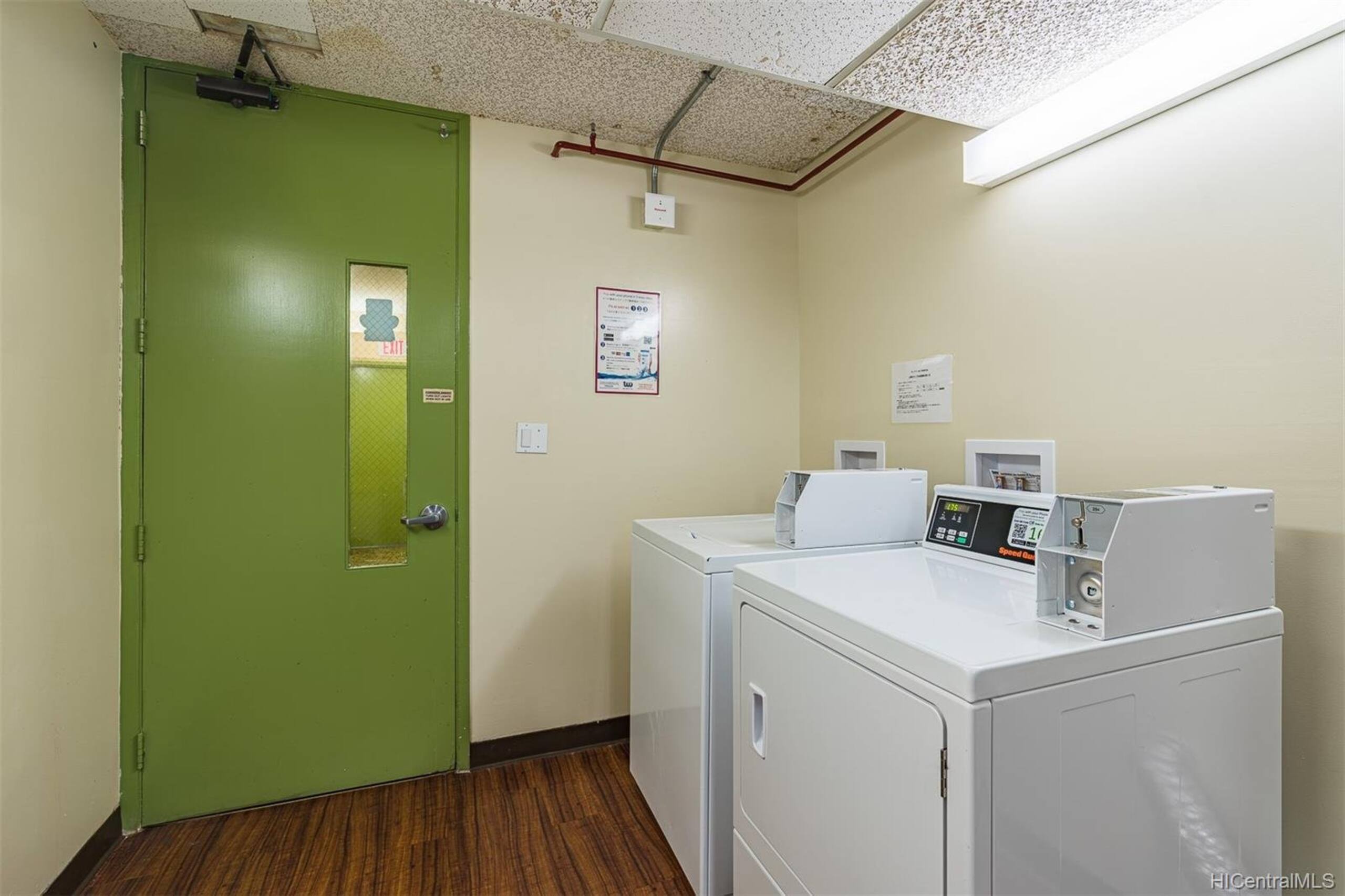 Condo in Honolulu · ★4.98 · 1 bedroom · 2 beds · 1 private bath - Image 13