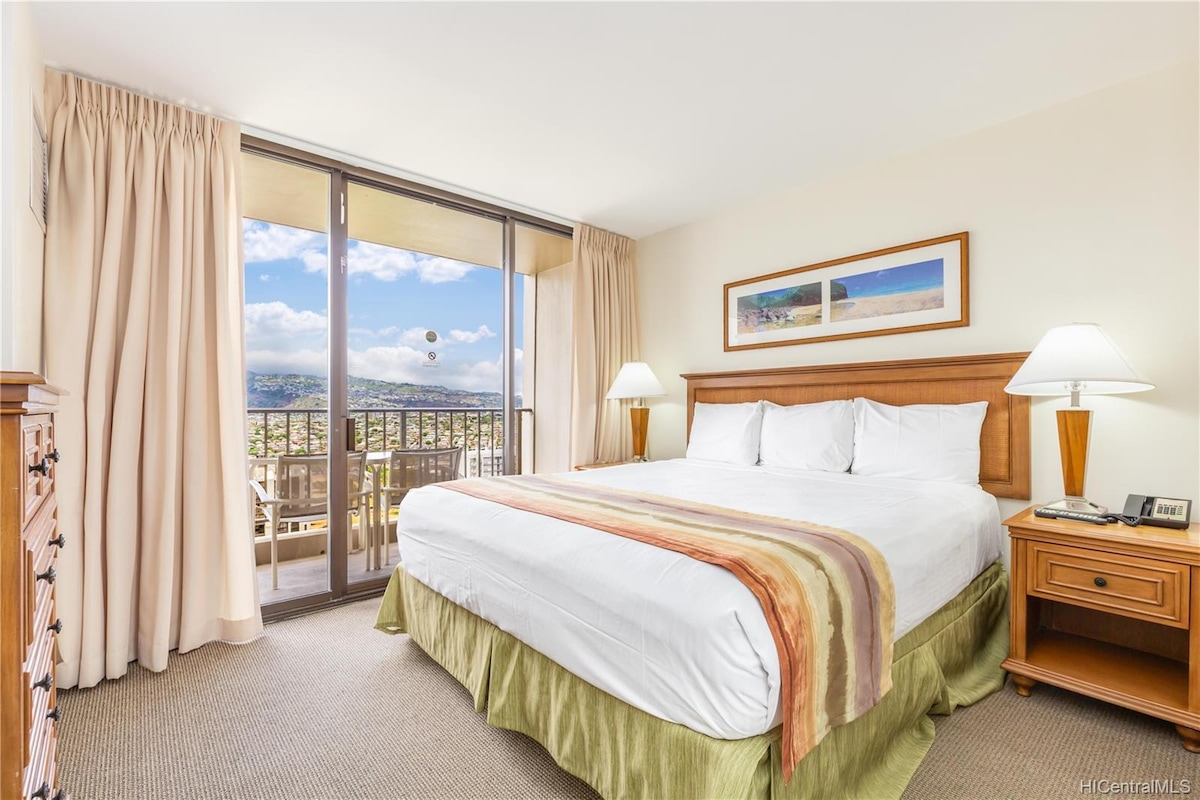 加州加大双人床卧室