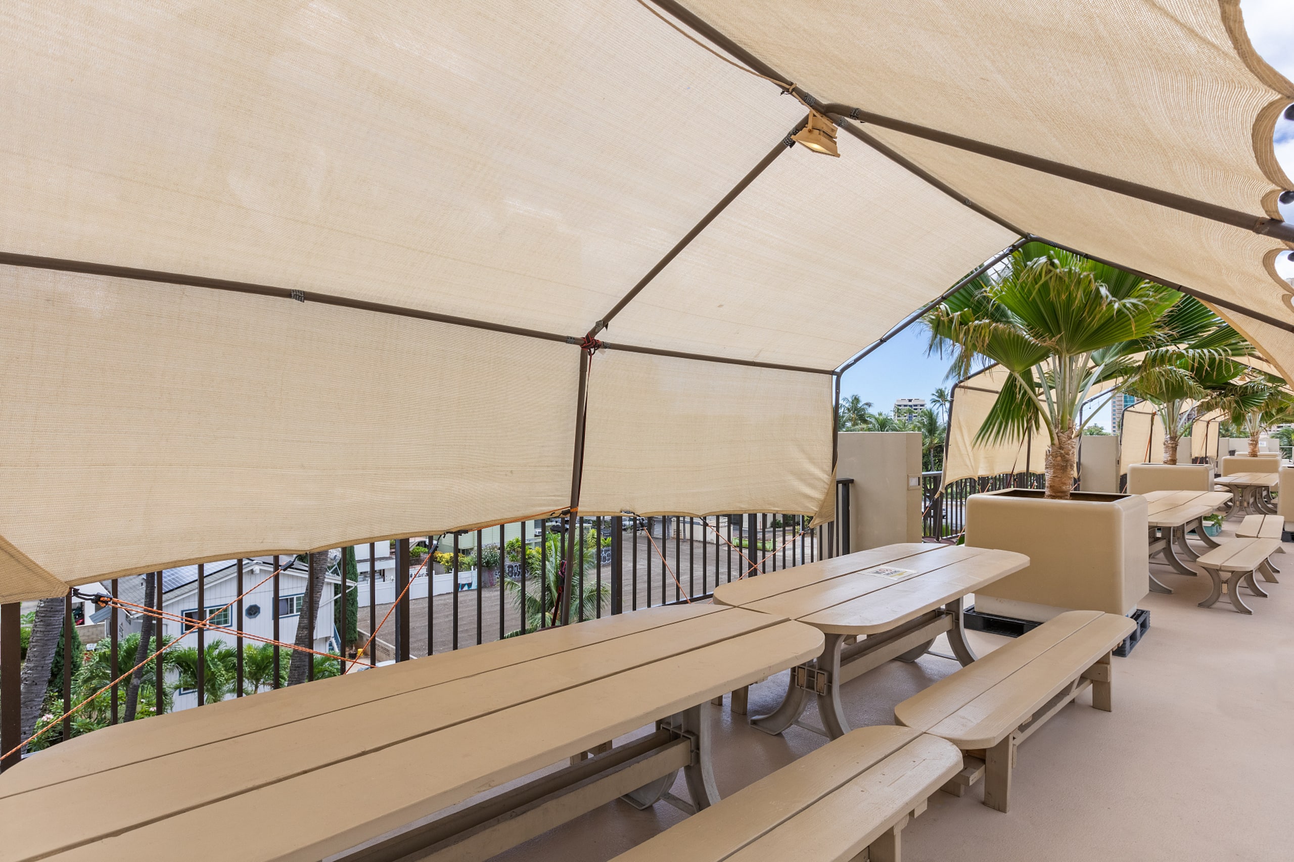 Condo in Honolulu · ★4.75 · Studio · 2 beds · 1 bath - Image 9