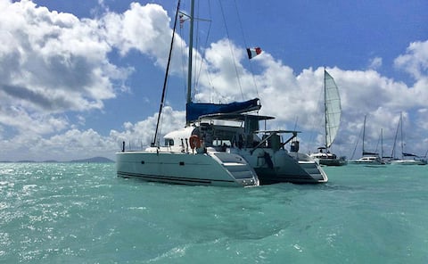 Catamaran Timaiao G, Breakfast & Lunch incl.