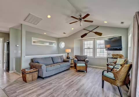 Top performing Airbnb: Serene 4 Bedroom Townhome - Ocean & Sound views in Topsail Beach