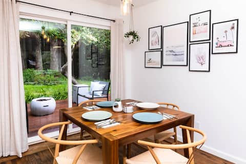 Forest Oasis~3min to Beach~Hot Tub+Firepit