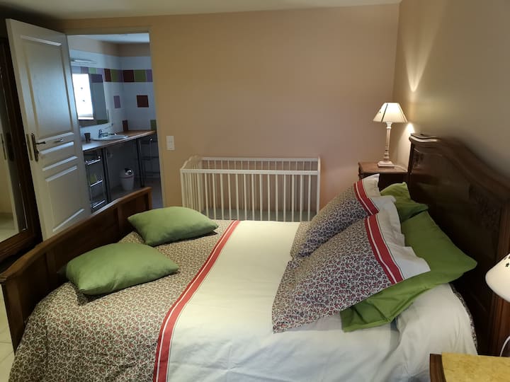 三文鱼卧室，底层，床位140