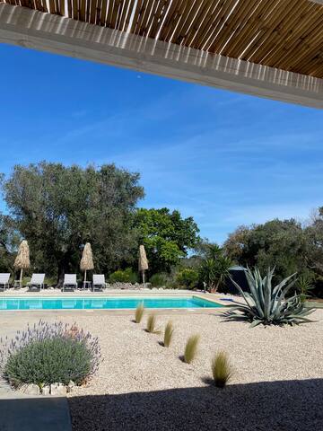 Villa mit privatem Pool in unberührter Natur gallery image 2