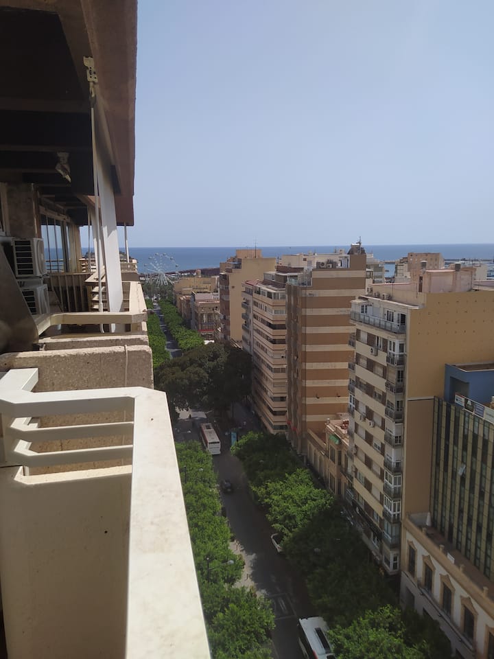 Fantástico áTico En El Centro Con Vistas úNicas - Almería