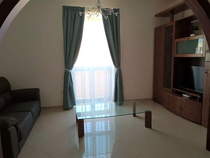 3 Bedroom Modern Home Roof Terrace, A/cs & Parking - Malta
