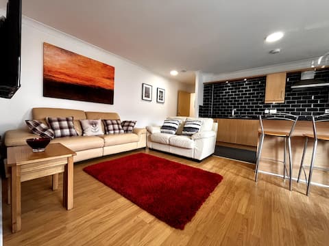 Successful Airbnb property: Modern 3-Bed Flat, Easy Access to the City Centre in Dennistoun