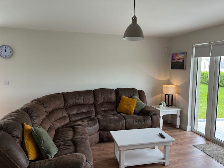 Cosy Modern 3 Bed Seaside House - Enniscrone