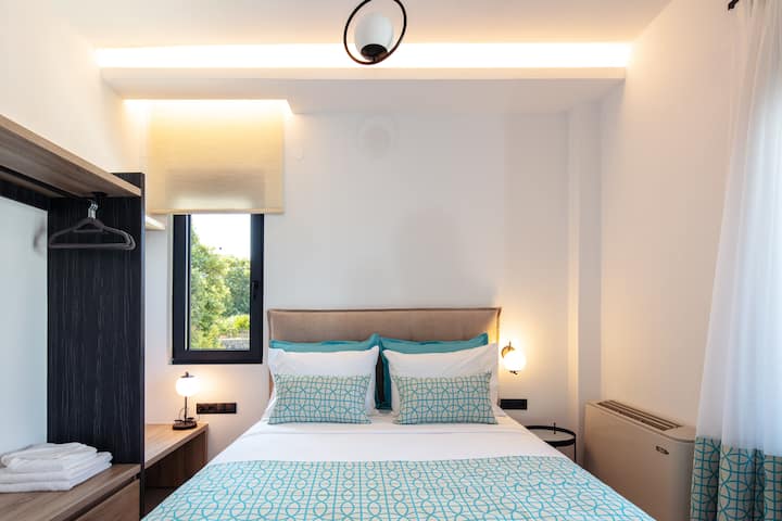 Rehati në dhomën e dyfishtë të gjumit. 