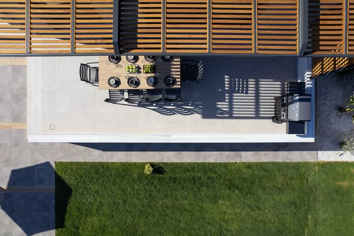 Sunnyside Villa II, Beach Within Walking Distance gallery image 3