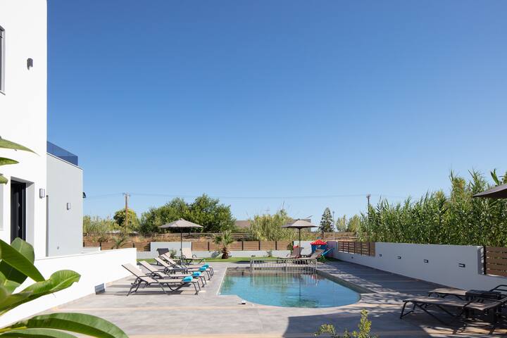 Sunnyside Villa II, Beach Within Walking Distance gallery image 4