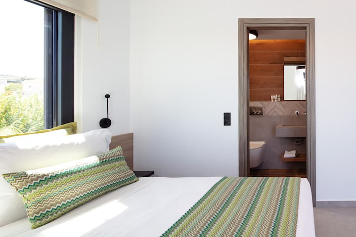 Dizajn gjithëpërfshirës i dhomës së gjumit. 