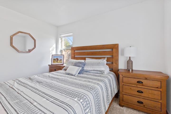 Down the hall you'll find a queen bedroom and comfy memory foam mattress for a great night's sleep.