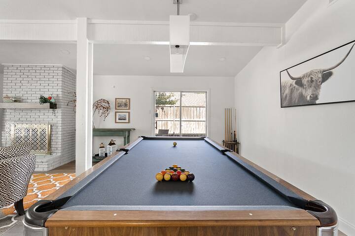 Centrally located 3 bedroom luxury retreat gallery image 3