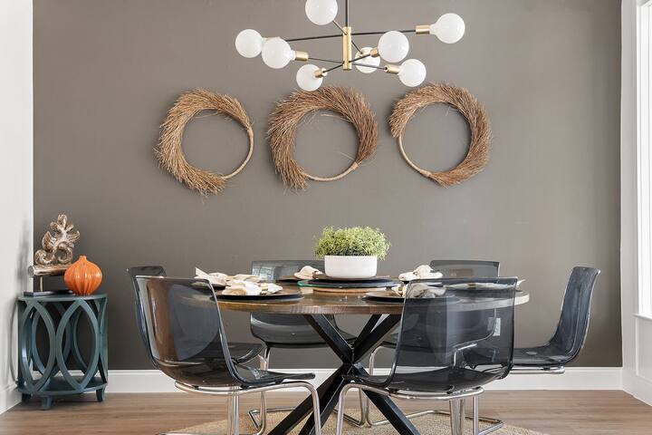 Centrally located 3 bedroom luxury retreat gallery image 4