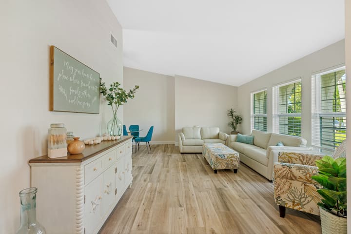 Cape Hideaway! 4br 2ba 6+beds Htd Pool/spa - Cape Coral, FL