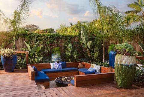 Tropical Beach Paradise w Deck/Spa ~ Steps to Sand