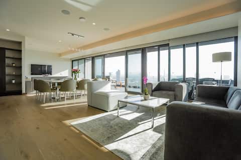 Luxury 4 Bedrooms - Pool, Gym & Co‑Working & Sauna