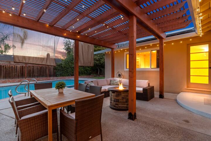 Beautiful 3BD Home w/ Heated Pool and Fire Pit gallery image 3