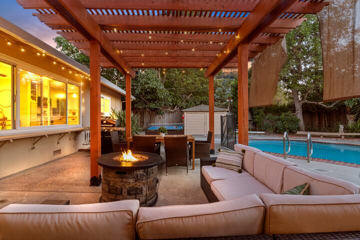 Beautiful 3BD Home w/ Heated Pool and Fire Pit gallery image 2