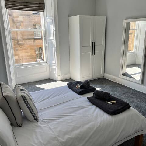 Luxury 3 Bed flat in Edinburgh gallery image 5