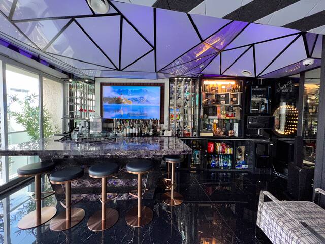 Luxury Party Apartment gallery image 4