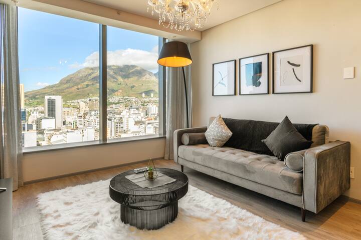 Opulent 2 Bed 2 Bath De Waterkant Penthouse gallery image 5