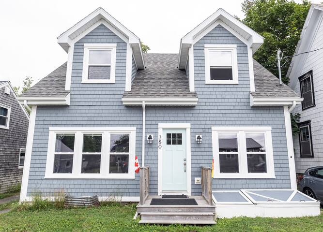 Charming outdoor dream patio/bar, 3BR home, gallery image 2