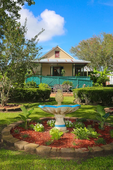 Charming Garden Home Artistic Haven