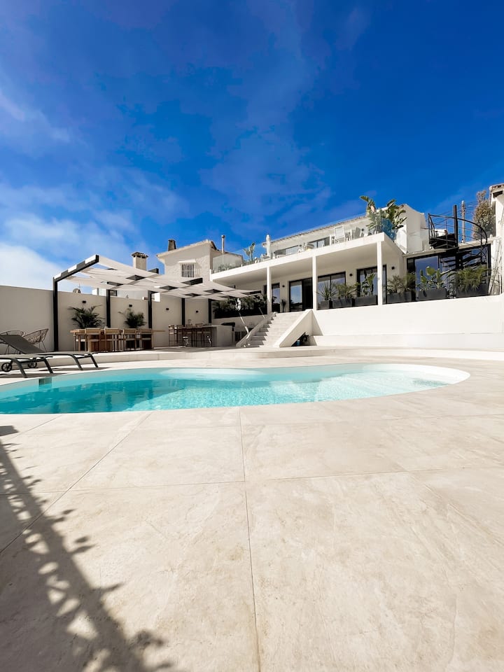 Luxury Villa In Puerto Banus - Marbella