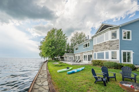 Lake Front home w/ hot tub Kayaks & Fire Pit