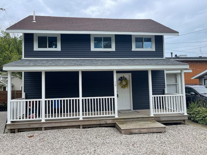 The Lakehurst Cottage Cottages for Rent in Ashtabula, Ohio, United
