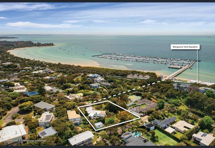 Sunseeker House Blairgowrie – Footsteps to Beach gallery image 2