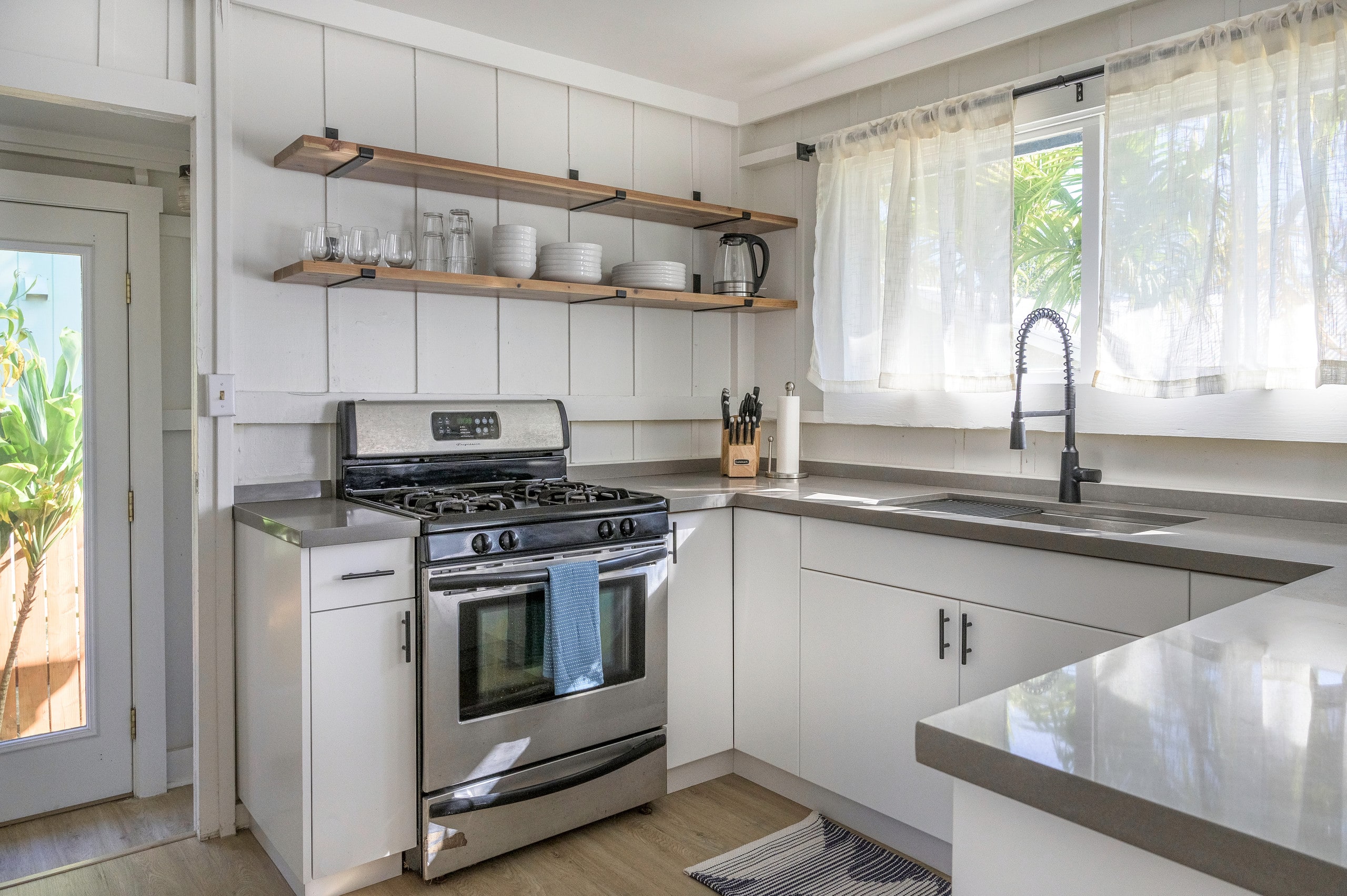 Home in Haiku-Pauwela · ★4.89 · 4 bedrooms · 4 beds · 2.5 baths - Image 8