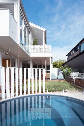 Lavana House – Quintessential Byron Beach House gallery image 5