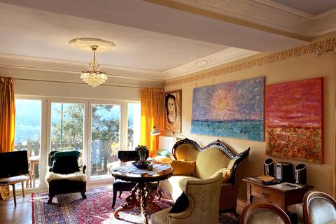 Atelier flat with balcony and panorama view