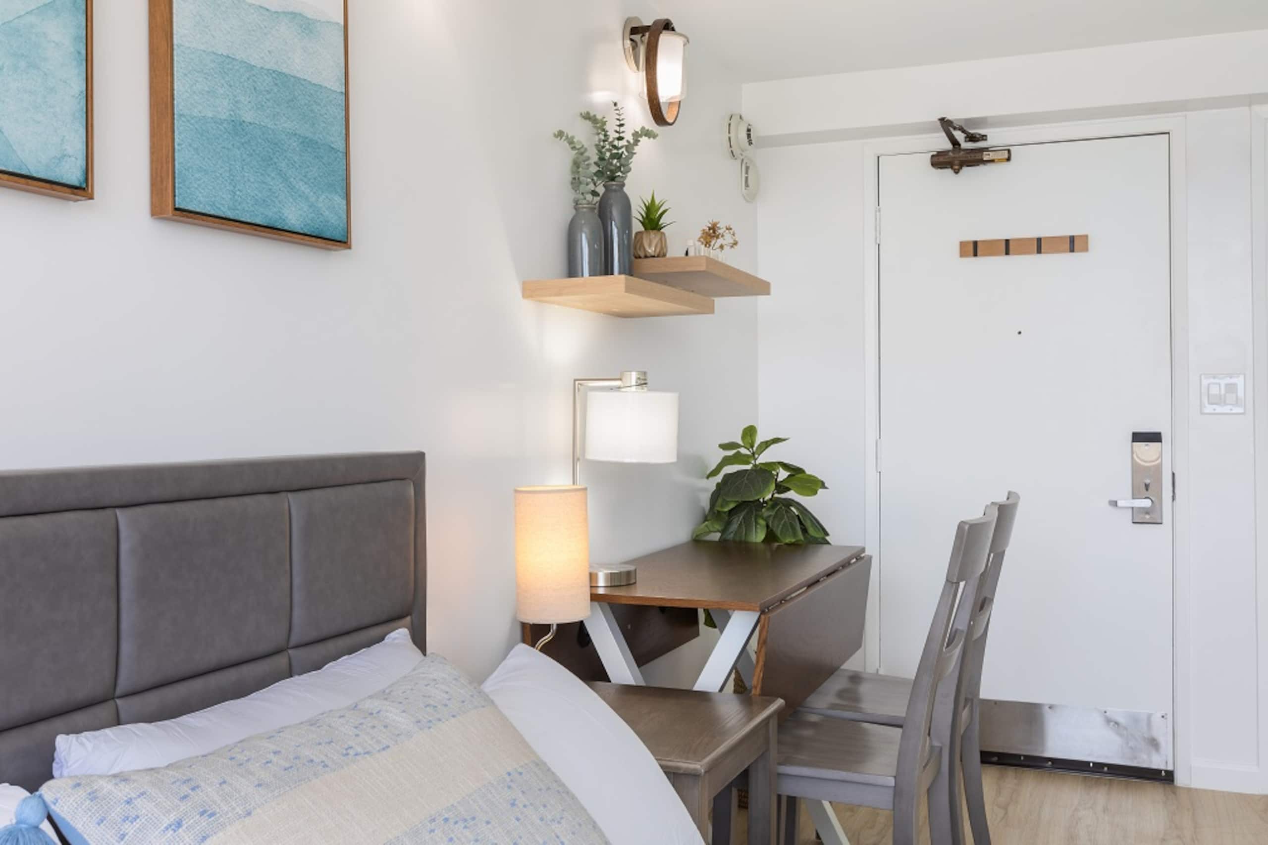 Condo in Honolulu · ★4.86 · Studio · 1 bed · 1 private bath - Image 6
