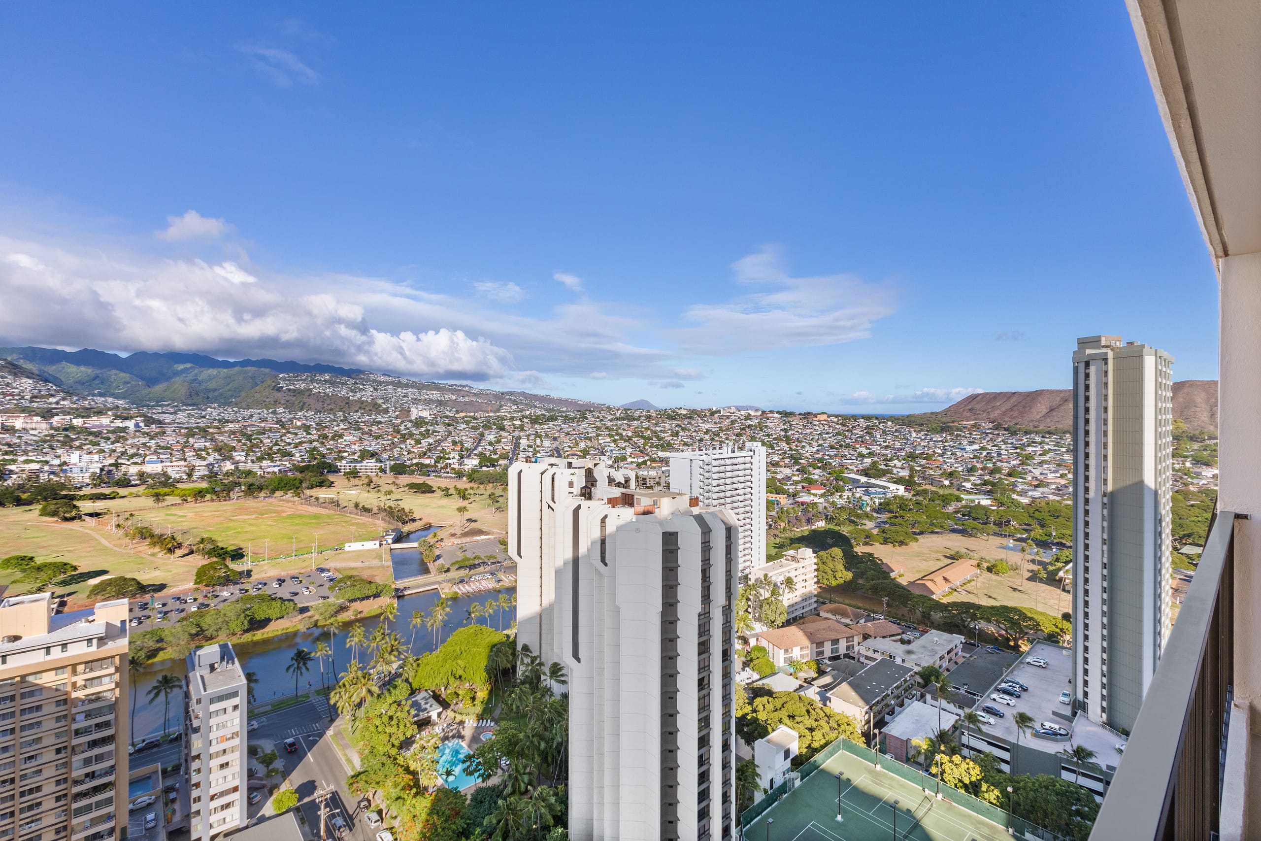 Condo in Honolulu · ★4.88 · 1 bedroom · 2 beds · 1 private bath - Image 22