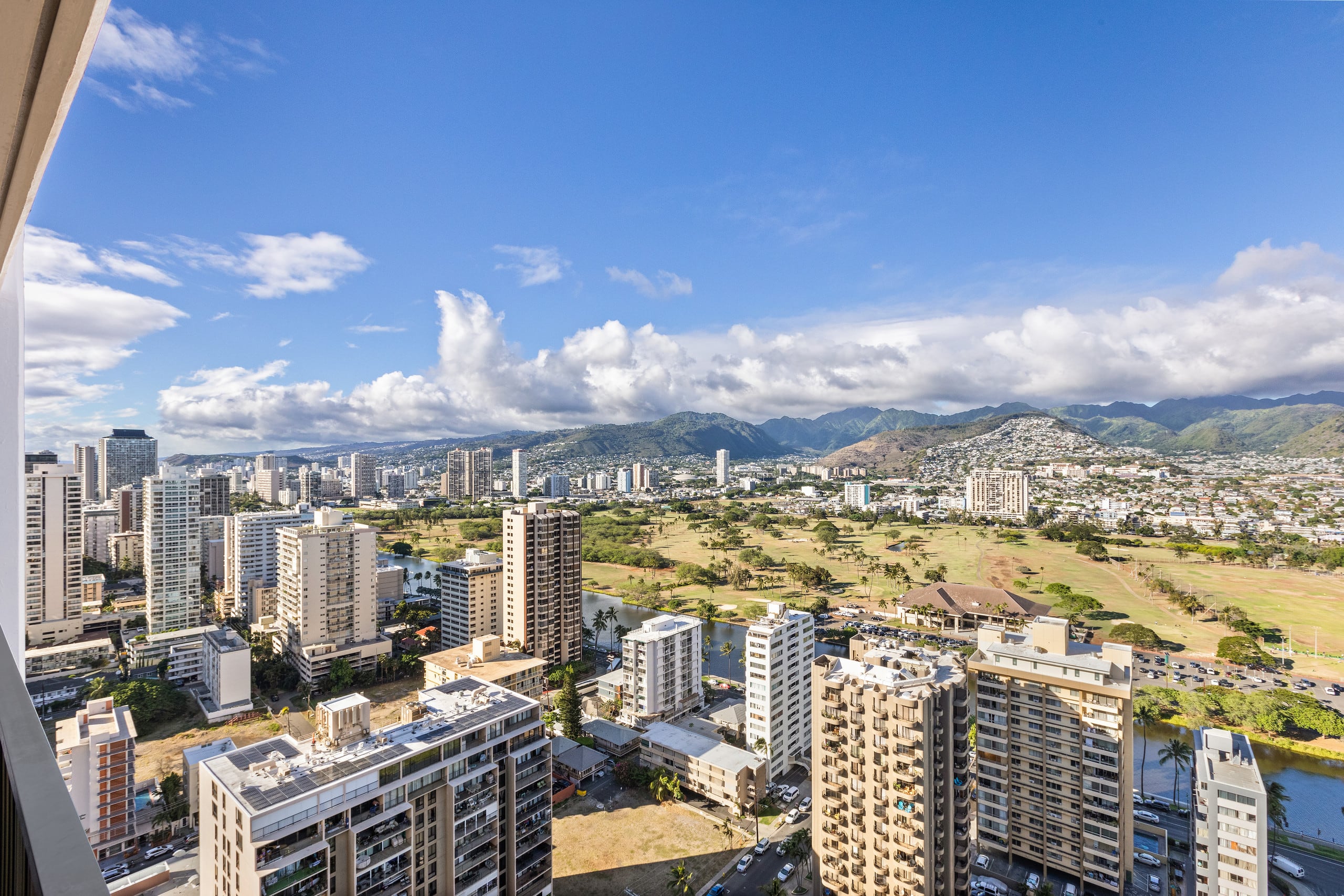 Condo in Honolulu · ★4.88 · 1 bedroom · 2 beds · 1 private bath - Image 23
