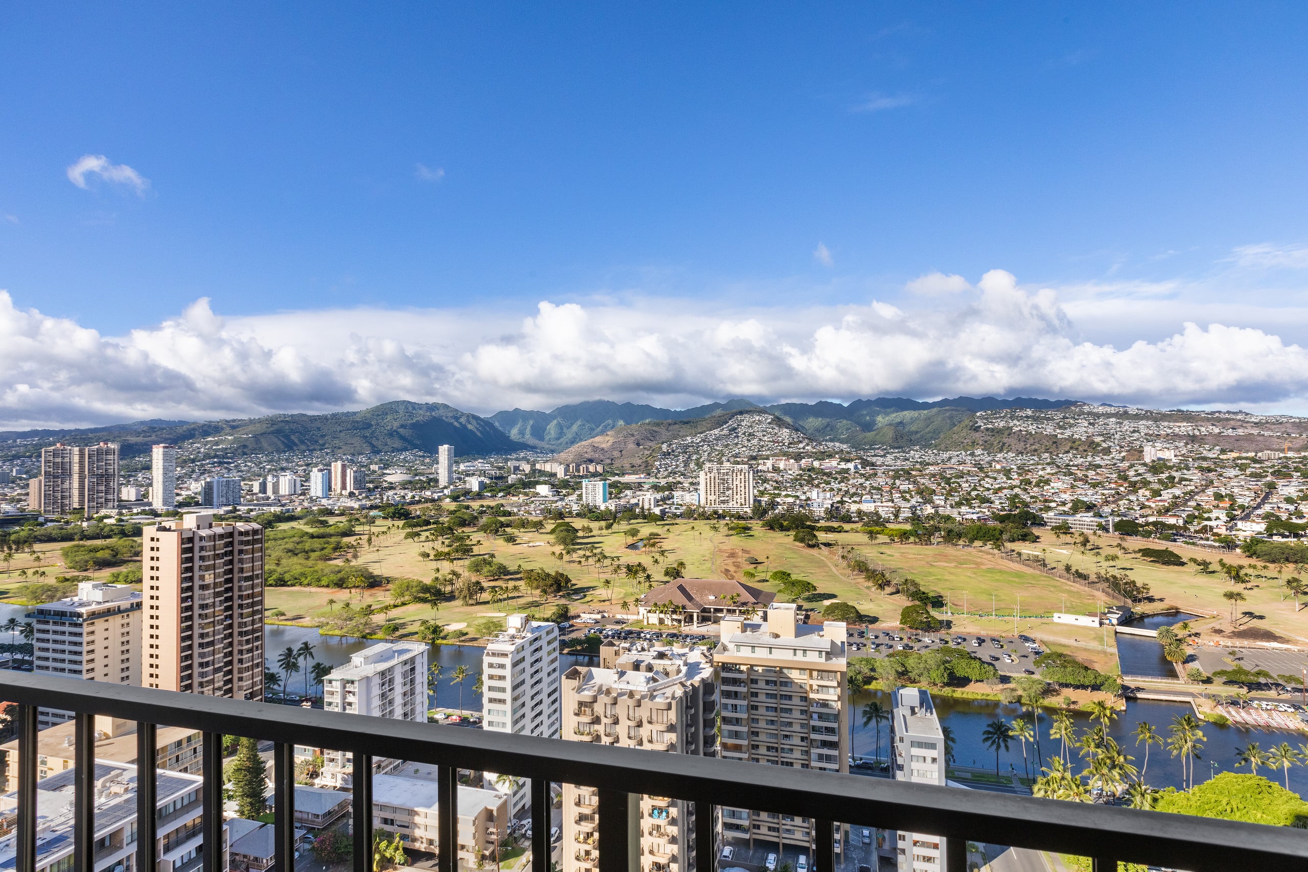 Condo in Honolulu · ★4.88 · 1 bedroom · 2 beds · 1 private bath - Image 20