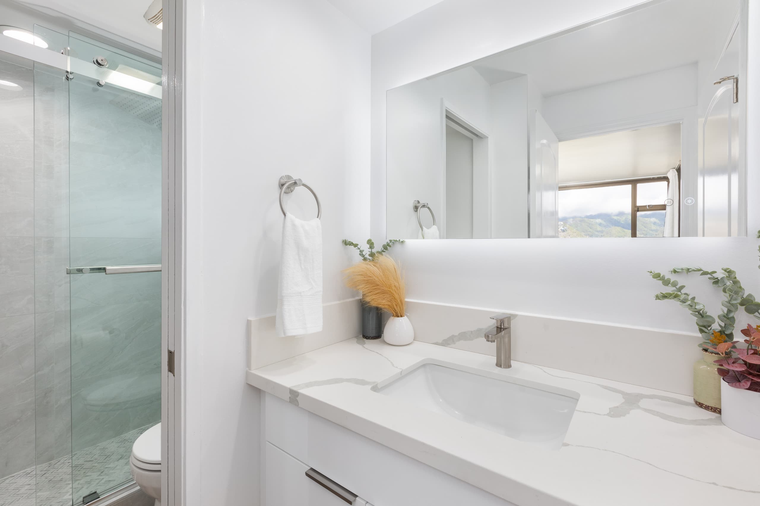 Condo in Honolulu · ★4.88 · 1 bedroom · 2 beds · 1 private bath - Image 19