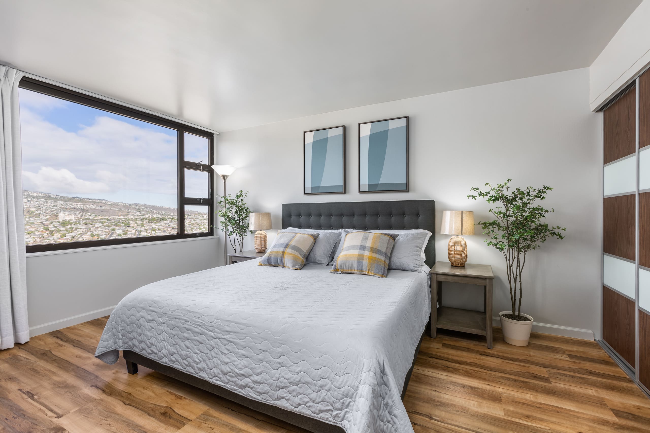 Condo in Honolulu · ★4.88 · 1 bedroom · 2 beds · 1 private bath - Image 14