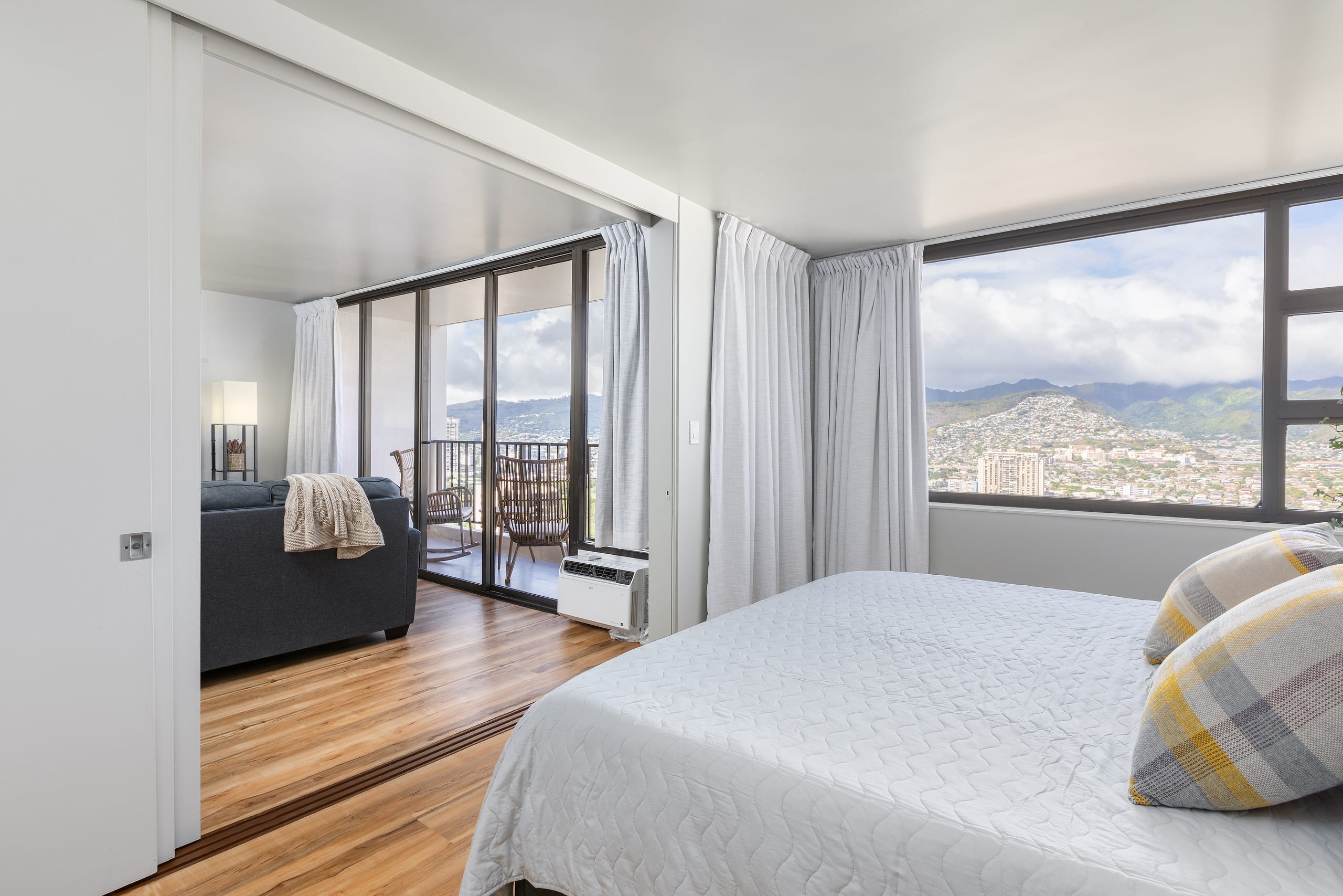 Condo in Honolulu · ★4.88 · 1 bedroom · 2 beds · 1 private bath - Image 17