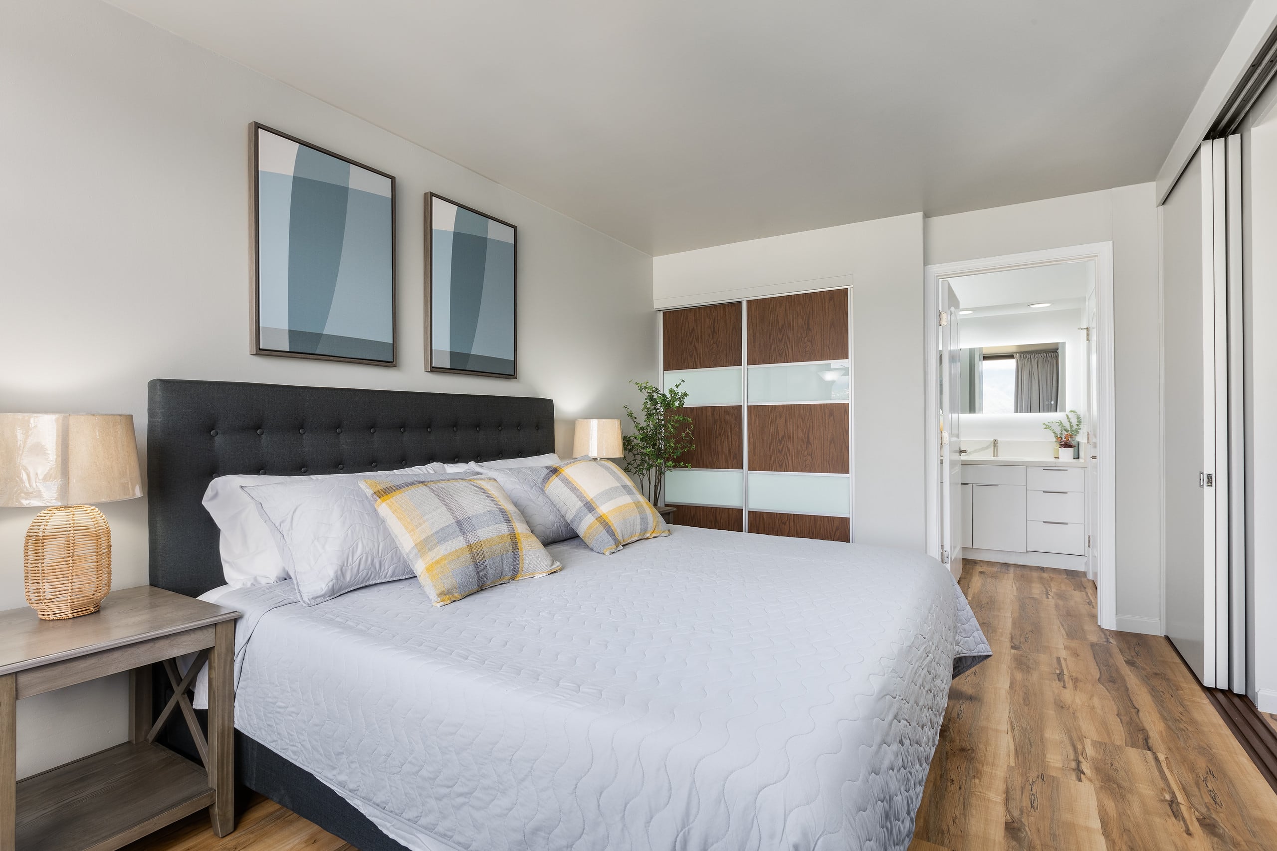 Condo in Honolulu · ★4.88 · 1 bedroom · 2 beds · 1 private bath - Image 13