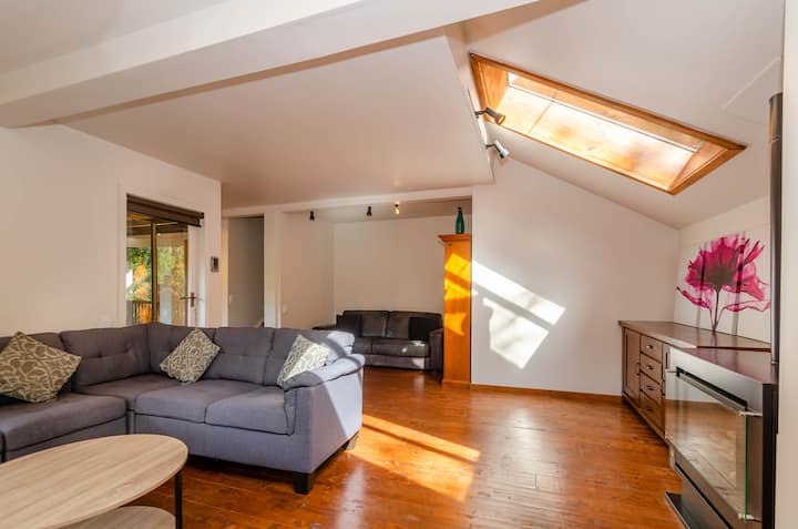 Serene And Private In Town - New Plymouth