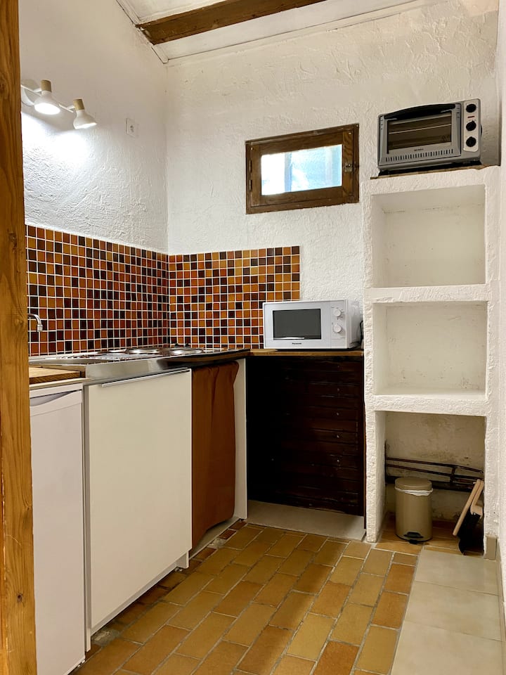 Studio Apartment In Retro Provençal Home With Pool - Pont-Saint-Esprit