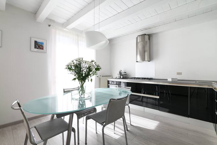 Ranzanico Vista Lago 6posti letto Wifi checkin24h gallery image 2