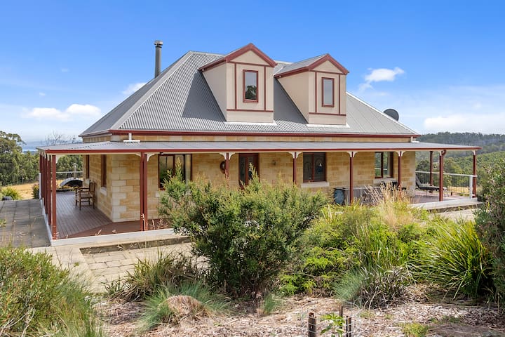 Private Sanctuary in Alonnah (3BR) fenced Seaviews