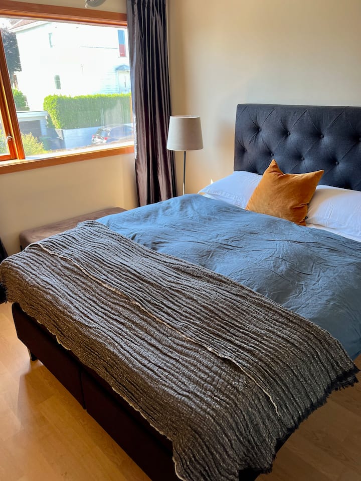 Chumba cha kulala 3 chenye kitanda cha ukubwa wa malkia 