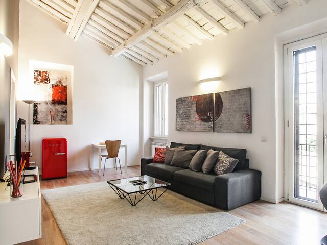 Spanish Steps Design Penthouse Private Terrace gallery image 2